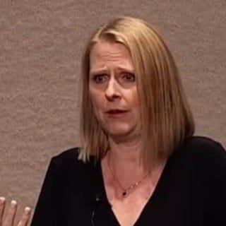 Dr. Stefanie Carnes